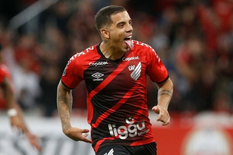 Terans é sugerido ao Flamengo, que descarta possível investida