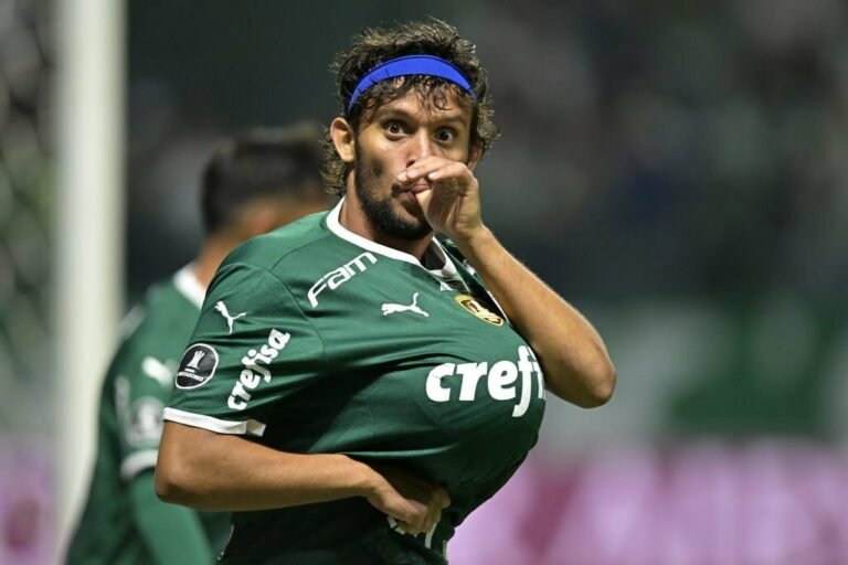 Tite elogia Gustavo Scarpa e indica chances de Copa do Mundo