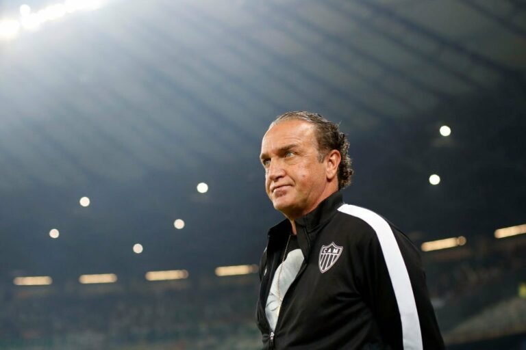 Cuca fala sobre seleção: “Eu era cotado pra assumir a Seleção e agora não sou mais? Por quê?”