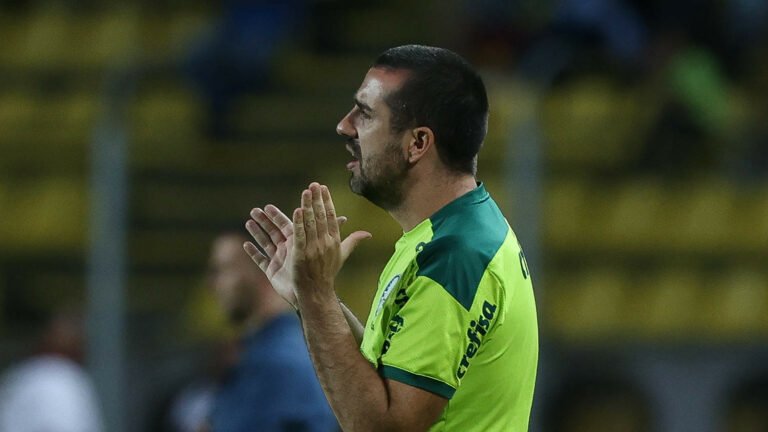 João Martins alerta para “finais” restantes ao Palmeiras no Brasileirão