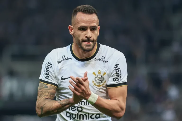 Renato Augusto surpreende desde que retornou de lesão