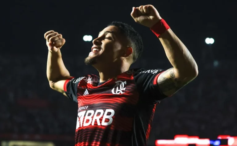 Braz descarta saída de João Gomes: “Acabou de renovar”