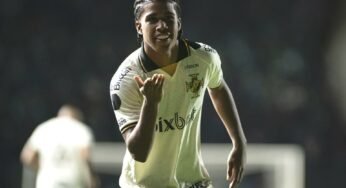 Newcastle segue monitorando Andrey Santos, do Vasco