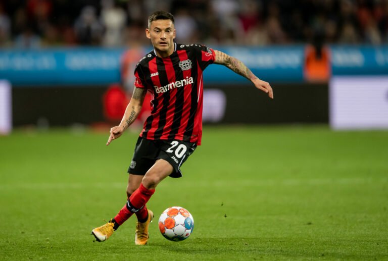 Aránguiz é oferecido ao Flamengo e agrada comissão técnica