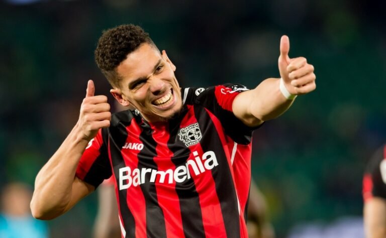 Corinthians prioriza Pedro Raul, mas monitora situação de Paulinho