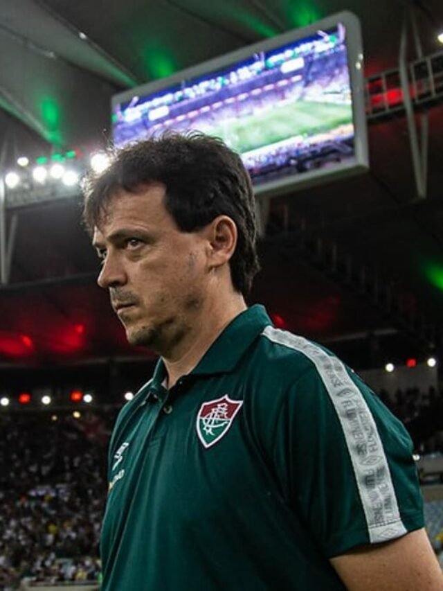 fernando-diniz-em-acao-pelo-fluminense-em-jogo-contra-o-fortaleza-65a397eb-0902-43d4-af8a-13fbf0abbaf7