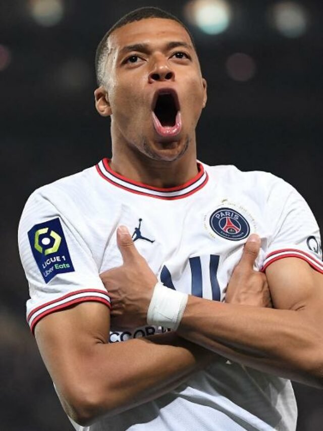 kylian-mbappe-comemora-um-de-seus-gols-pelo-psg-contra-o-strasbourg-no-campeonato-frances-1651264826992_v2_450x600