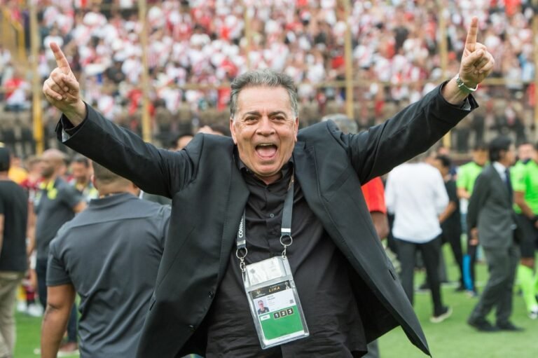 Campeão com Flamengo, Paulo Pelaipe é avaliado pelo Santos