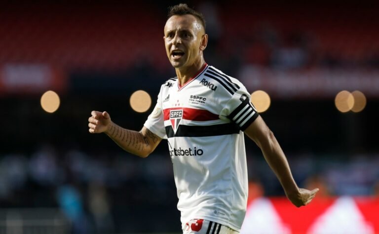Rafinha não deve atingir meta para renovação automática no São Paulo
