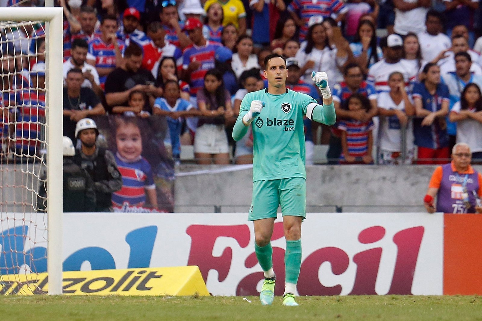 Gatito Fernández admite que quer ficar no Botafogo e renovação está bem encaminhada