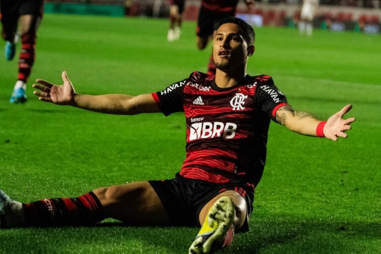 Manchester United ofereceu Andreas ao Flamengo em troca de João Gomes