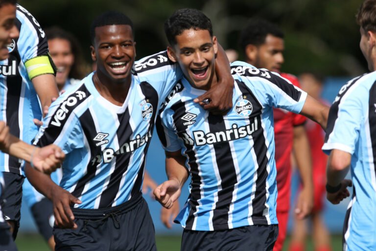 Grêmio vence Furacão e confirma vaga no Brasileirão Sub-17