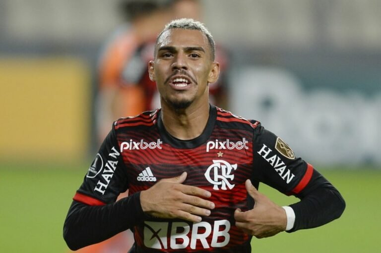 Flamengo recusa propostas de clubes ingleses por Matheuzinho