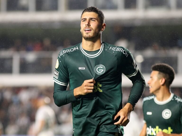 Corinthians lidera corrida pela contratação de Pedro Raul