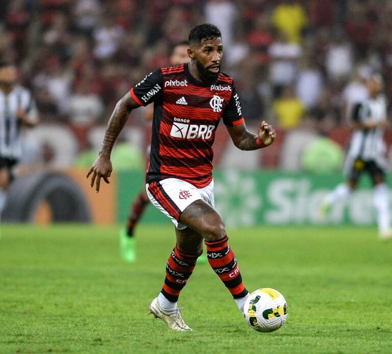 Empresário de Rodinei confirma interesse de clubes do Brasil e do exterior