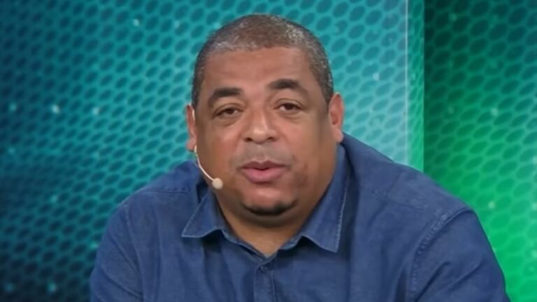 Vampeta se rende a grande atuação de meia do Corinthians