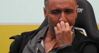 Vítor Pereira faz crítica a jogadores descompromissados e assume culpa por desempenho ruim do Corinthians