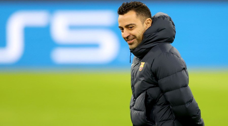 Xavi Hernández fica satisfeito com rendimento do Barcelona contra o Sevilla