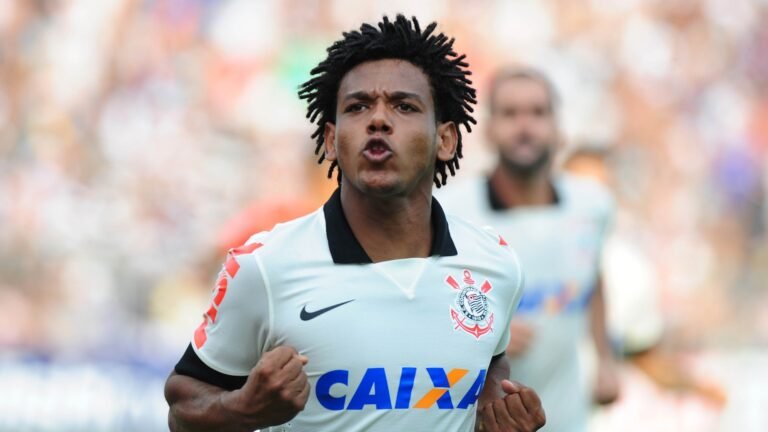 Romarinho é oferecido ao Botafogo, que avalia contratação