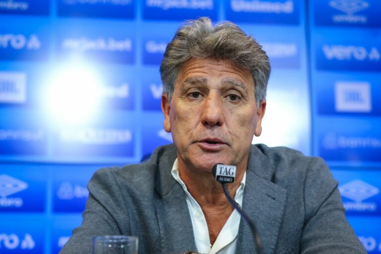 Renato Portaluppi é indicado ao prêmio de melhor treinador do mundo em 2022