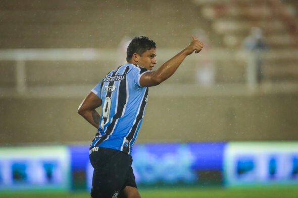 Elkeson projeta partida do Grêmio contra o Brusque: “Pode ser a minha despedida”