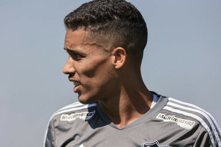 Pedrinho pode reforçar o Atlético na reta final do Brasileirão, projeta Rodrigo Caetano