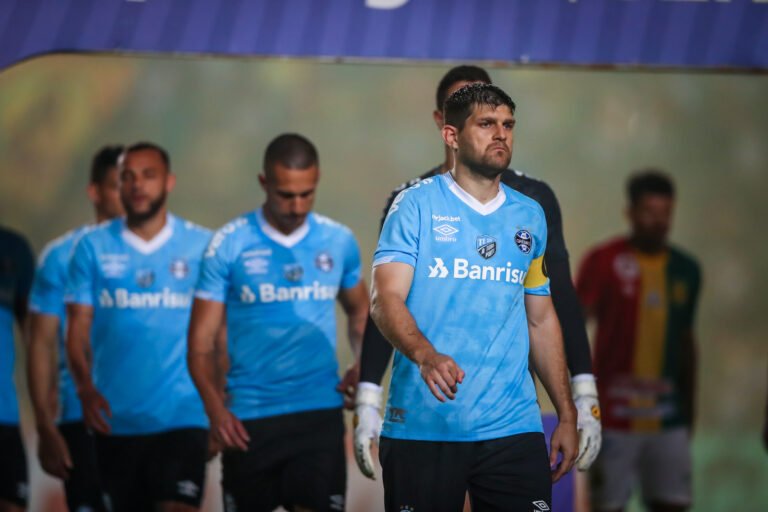 “Erros infantis”, Renato Portaluppi encontra motivo para derrota do Grêmio