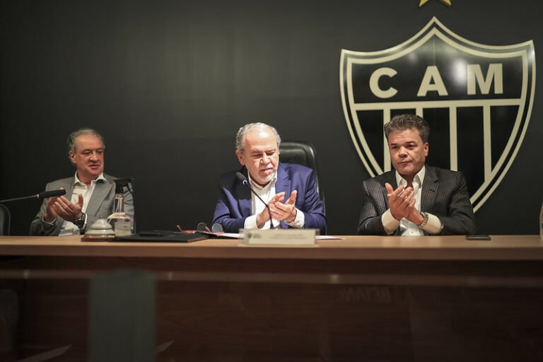 Atlético-MG tem acordo verbal com André Cury e busca investidores para pagamento de dívidas