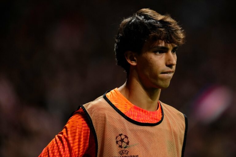João Félix curte postagem que sugere seu retorno ao Benfica