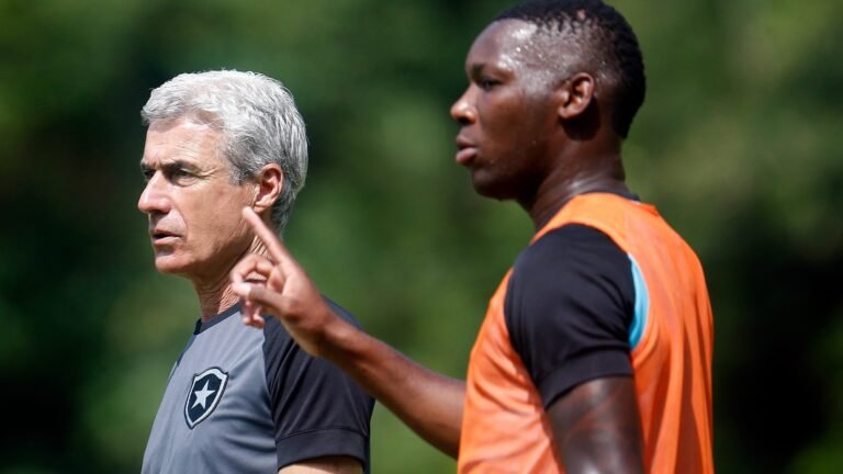 Patrick de Paula vive expectativa de voltar a ser utilizado no Botafogo