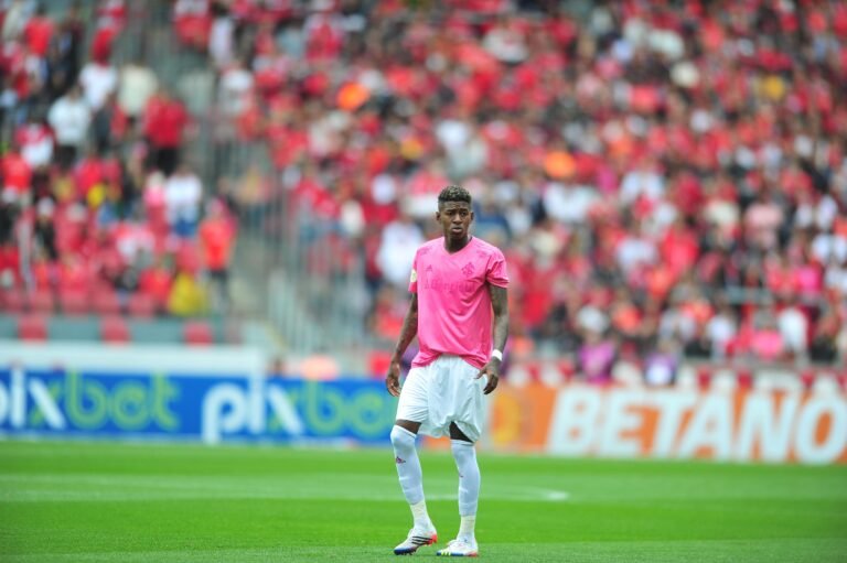 O valor que o Inter terá que desembolsar para comprar o zagueiro Vitão