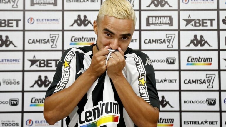 Presidente do Botafogo revela salário “bizarro” de Rafael em 2021