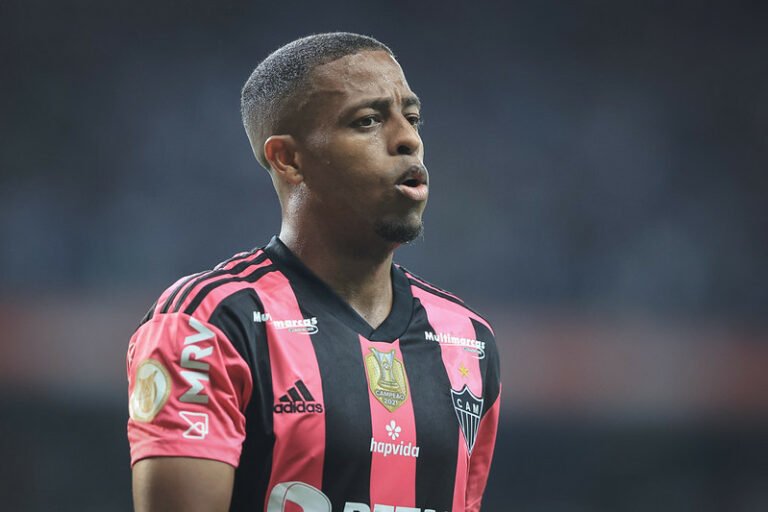 Fluminense estuda contratação de Keno para 2023, mas alto salário pode ser obstáculo