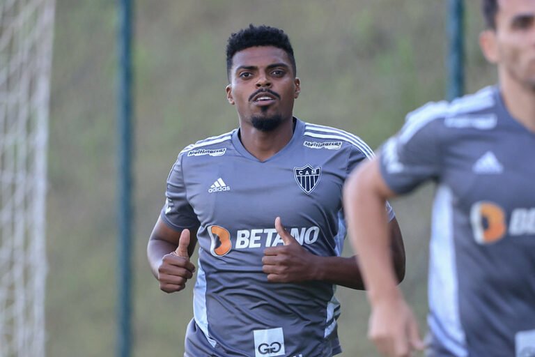 Loja do Cruzeiro faz provocação com Jemerson após vitória histórica em clássico na Arena MRV