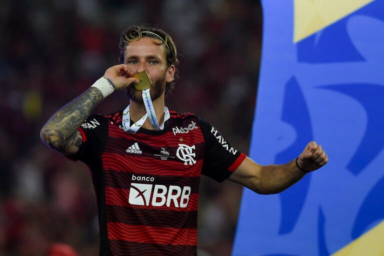 Estatísticas apontam Léo Pereira como melhor do Flamengo na Copa do Brasil