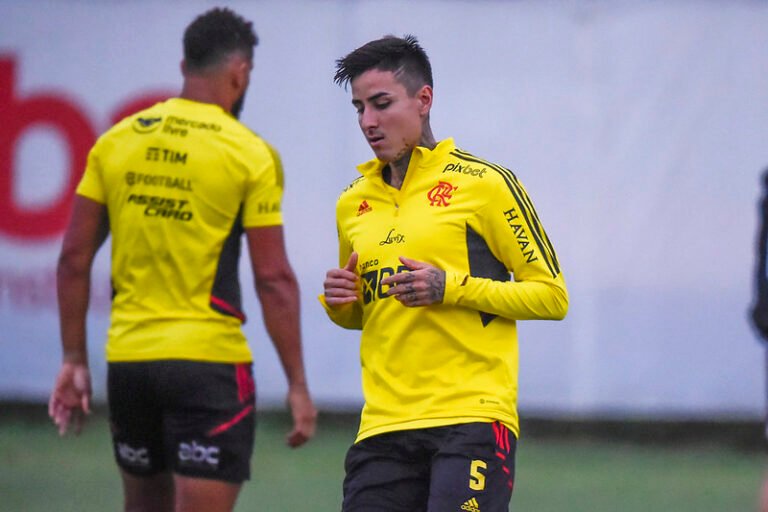 Recuperado de lesão, Pulgar será relacionado para enfrentar o Santos