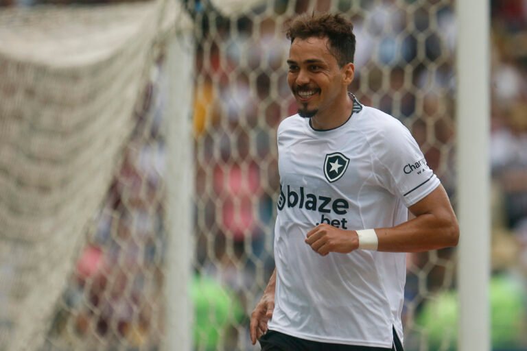 Eduardo, do Botafogo, pode perder o restante do Brasileirão