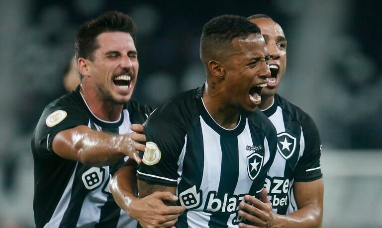 Com volta importante, Botafogo divulga lista de relacionados para duelo contra o Cuiabá