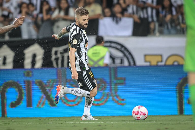 Eduardo Sasha sente incomodo nos treinos e pode desfalcar o Atlético diante do São Paulo