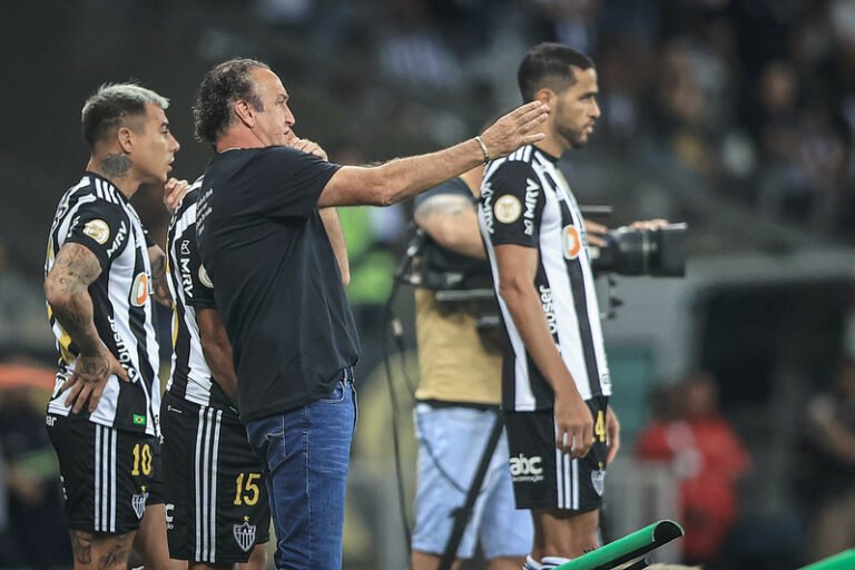 Após vitória, Cuca critica o número de gols perdidos pelo Atlético-MG