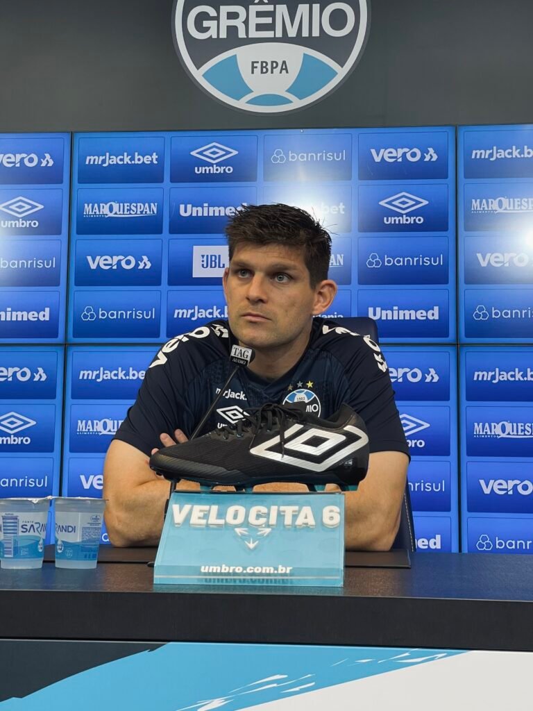 Kannemann revela desejo de permanecer no Grêmio, mas não garante acerto