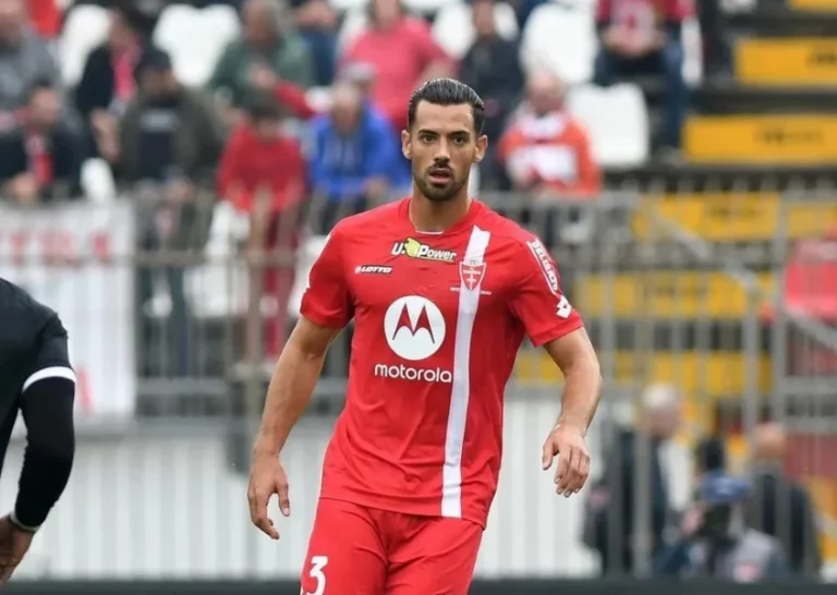 Zagueiro ex-Flamengo é oferecido ao Grêmio, diz jornalista