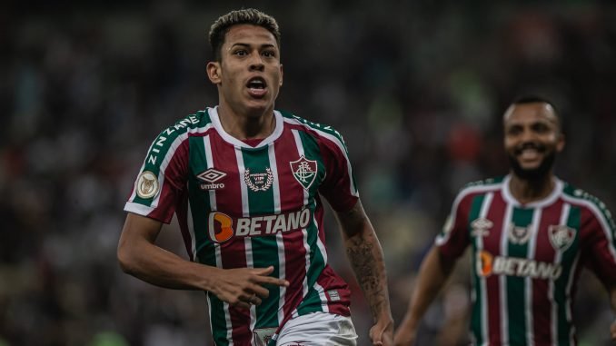 Udinese faz nova oferta ao Fluminense por Matheus Martins