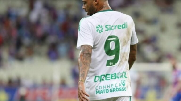 Cuiabá oficializa saída de André