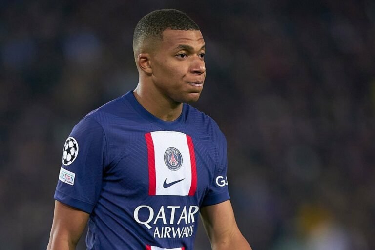 Mbappé descobre ‘plano’ do PSG com agência de comunicações e quer deixar o clube imediatamente