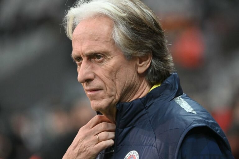 Alvo de clubes brasileiros, Jorge Jesus vai receber proposta de renovação do Fenerbahçe milionária