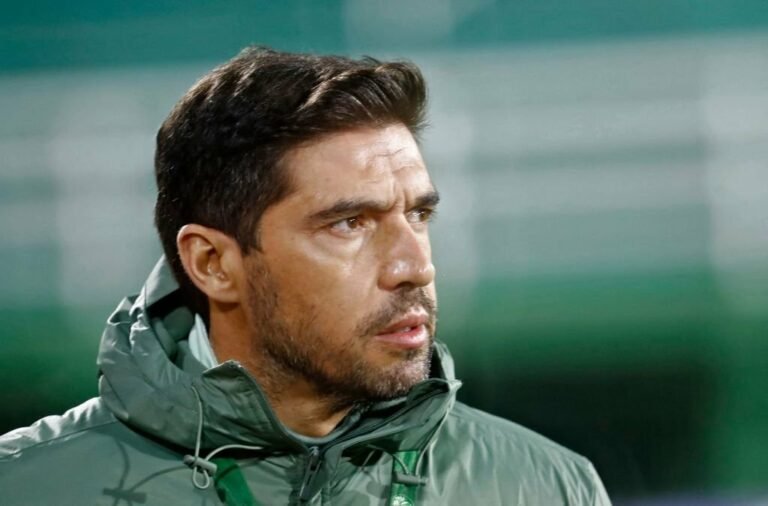 Abel se torna o segundo técnico estrangeiro com mais jogos pelo Palmeiras