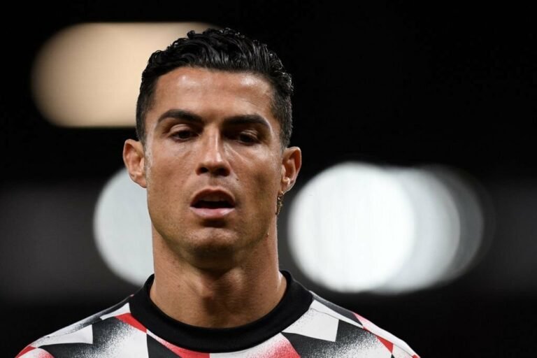 Cristiano Ronaldo sofre punição e chega ao fim da linha no Manchester United, afirma jornal