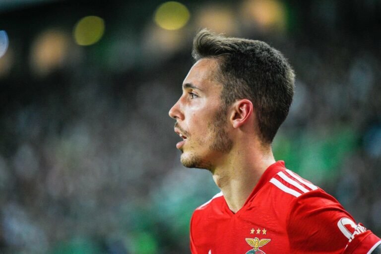 Lateral do Benfica é alvo da Juventus, afirma jornal italiano