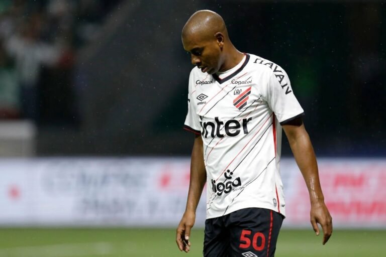 Athletico-PR joga contra ‘maldição’ na final da Libertadores e conta com tabu para derrotar o Flamengo